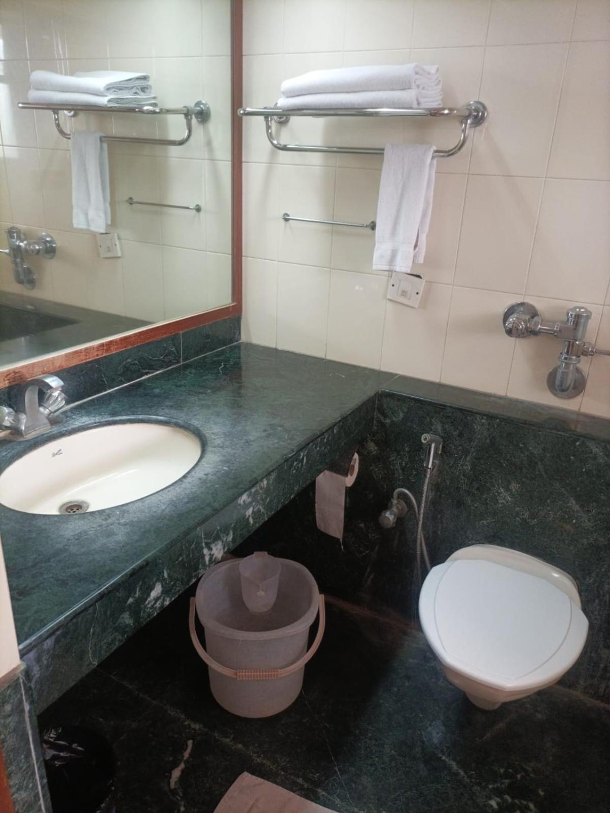 Bell Hotel Sivakāsi Dış mekan fotoğraf